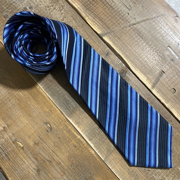 MEXX Tie - Picture 2 of 3